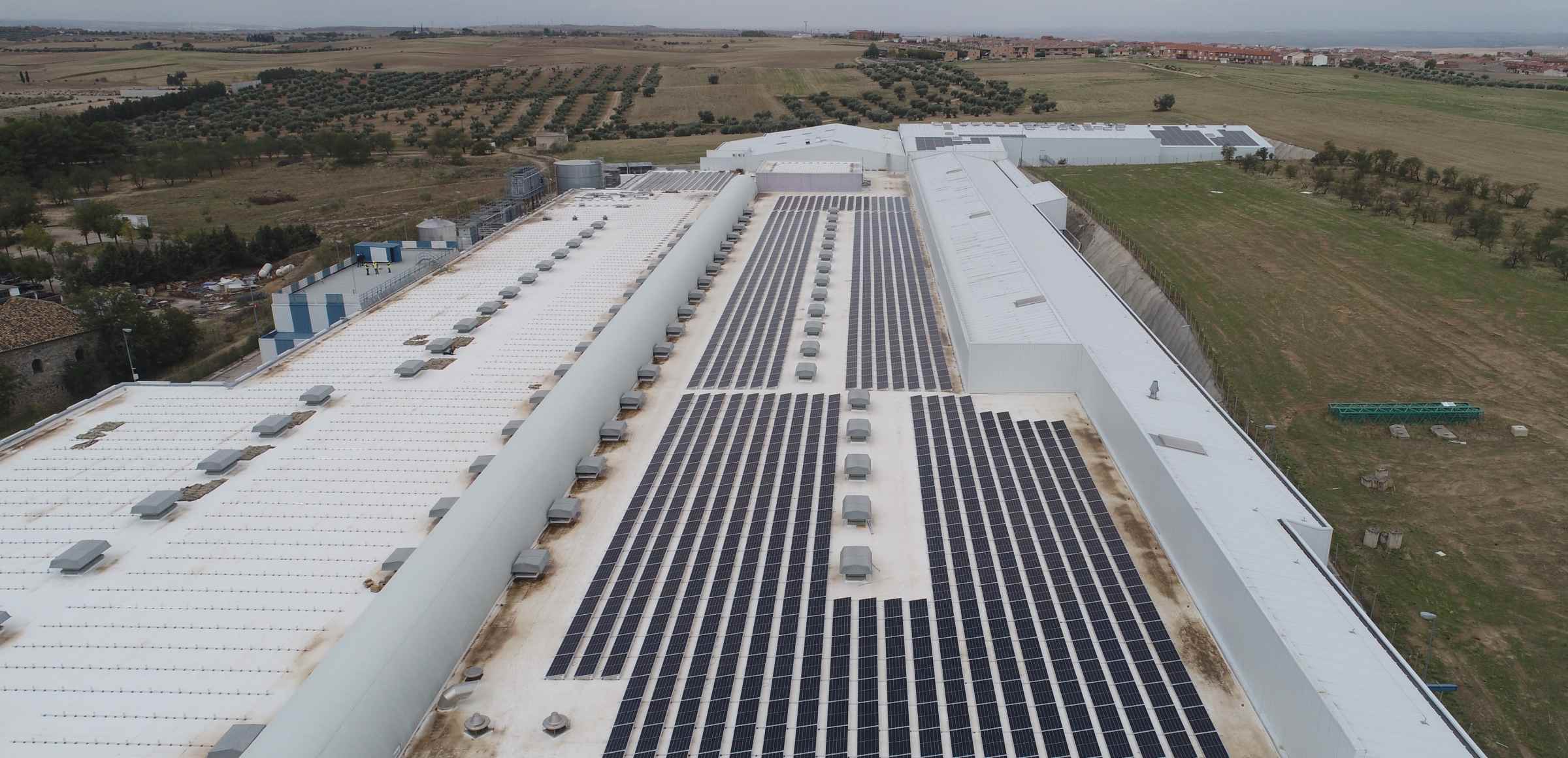 Endesa X pone en funcionamiento dos de las cuatro plantas de autoconsumo solar para Incarlopsa