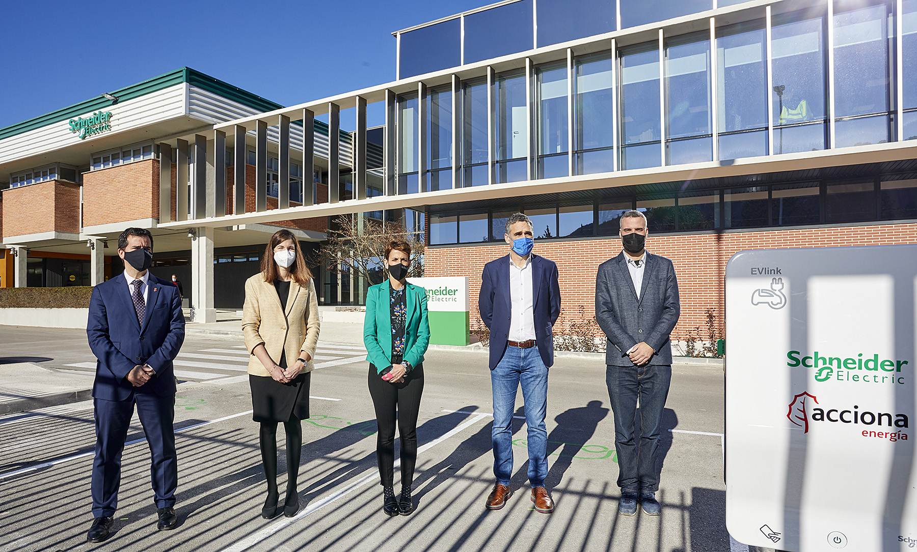 _Q6A46571 Schneider Electric y ACCIONA Energía inauguran la primera microrred industrial de España en una fábrica de Navarra