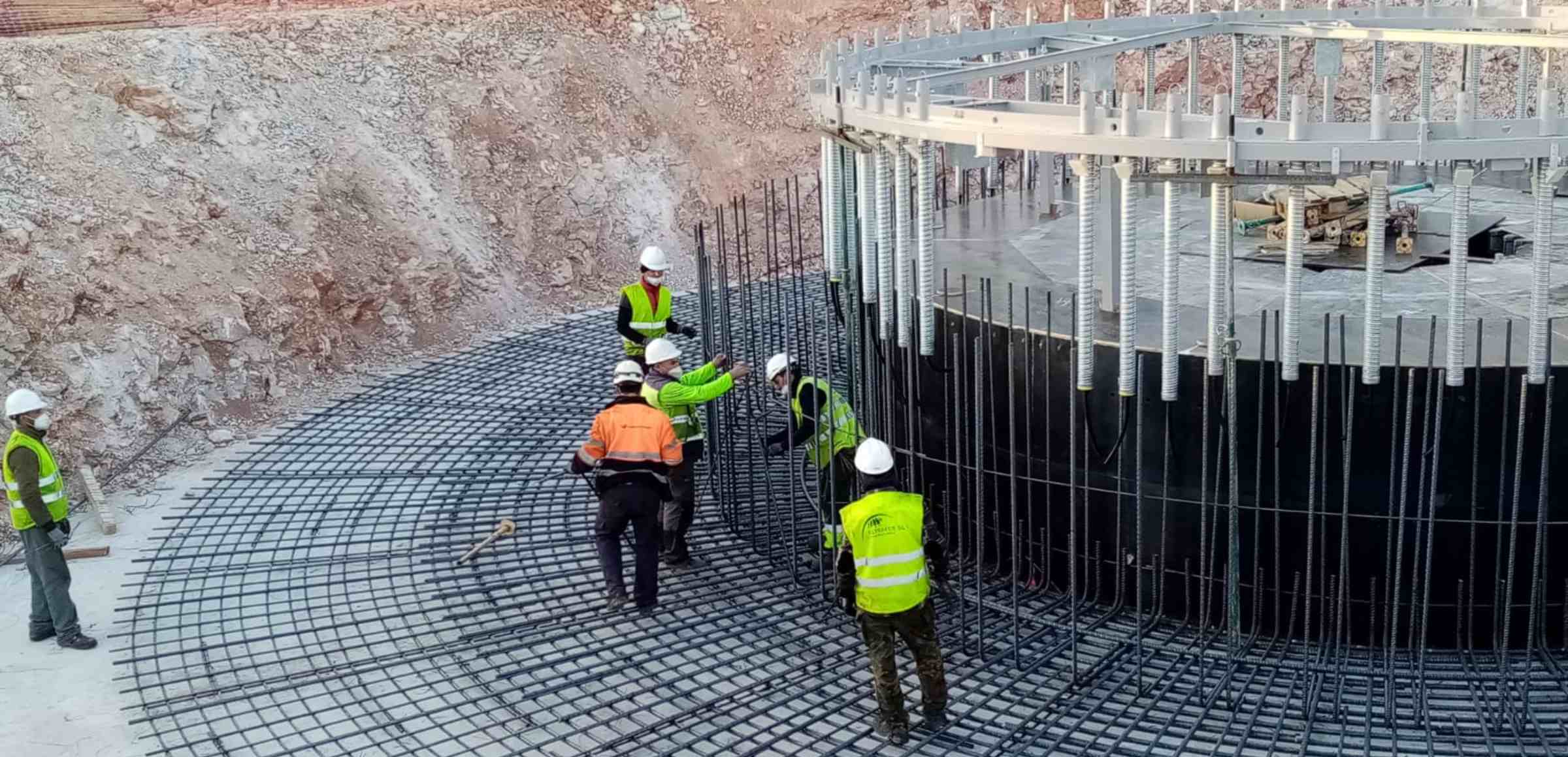 Endesa operarios Endesa apuesta por Castilla La Mancha para el desarrollo de nuevos proyectos renovables que crearán más de 1.700 empleos durante su construcción
