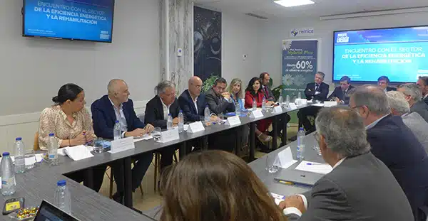 Viista4 El alcalde de Madrid se reúne con el sector de la eficiencia energética y la rehabilitación en la sede de Remica