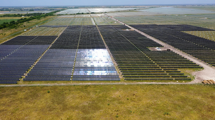 Acciona Amazon ACCIONA amplía su colaboración con Amazon para energía limpia y transformación digital