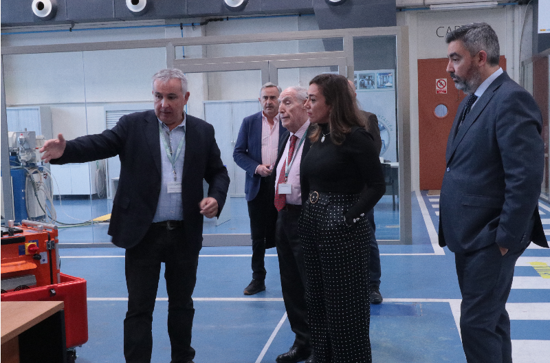 La consejera de movilidad y transformación digital de la Junta de Castilla y León, María González Corral, visita las instalaciones de CARTIF