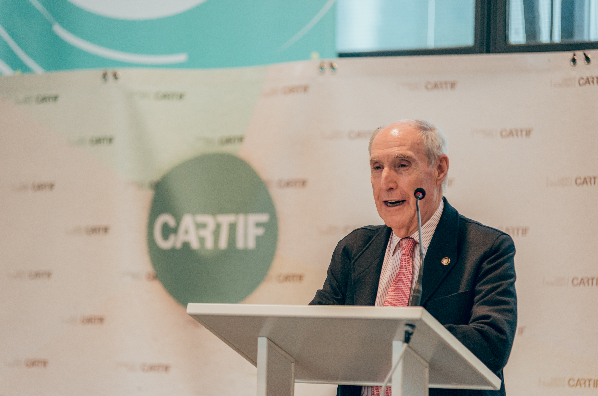 El director general de CARTIF, José R. Perán, recibe el «Premio de Honor» de Castilla y León Económica