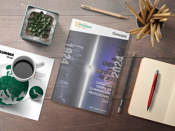 A5 Magazine Catalogue Mockup Sylvania catálogo precios 2024