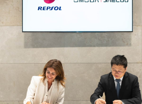 Repsol y OMODA firman acuerdo