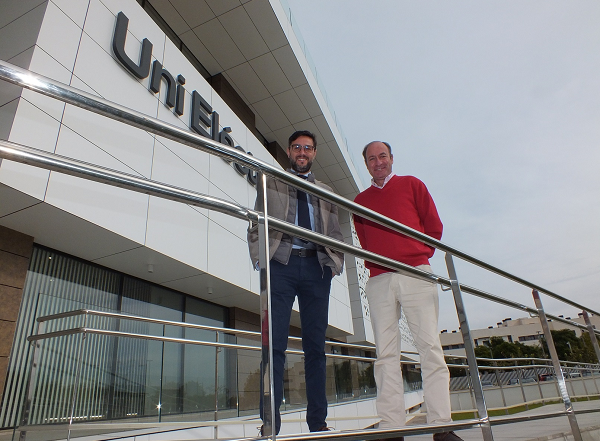 Unieléctrica rebajará la factura de la luz a los socios de AJE