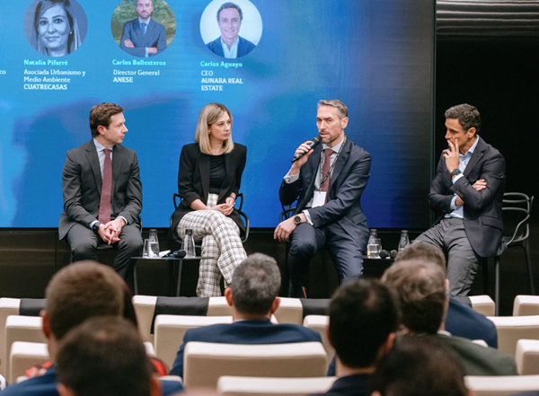 Carlos Ballesteros en II Congreso de Industrialización