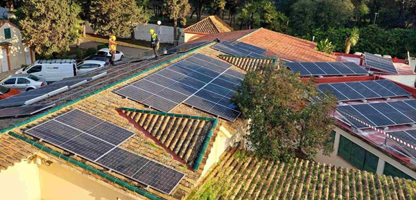 Los autoconsumos colectivos conectados a la red de Endesa superan los 20.000