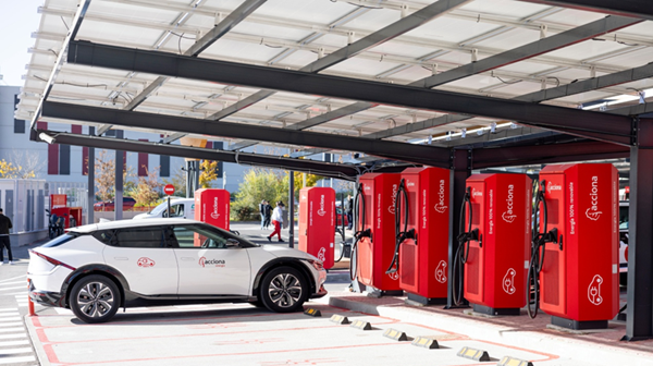 ACCIONA Energía y el Ayuntamiento de Madrid inauguran una nueva electrolinera