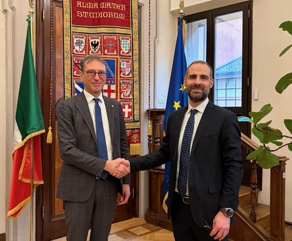 Vertiv y la Universidad de Bolonia firman un acuerdo estratégico para investigación, formación e innovación