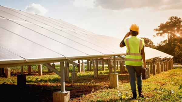 Santander Renovable Banco Santander ha sido el primer banco a nivel global en financiación de energías renovables en 2025