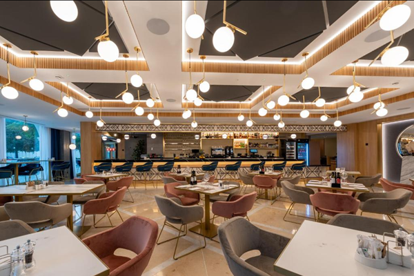 Iluminación automatizada de B.E.G. en el Hotel Mezquita Center