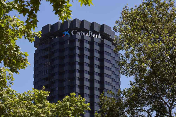 Caixabank mejor banco CaixaBank se consolida como Mejor Banco en España